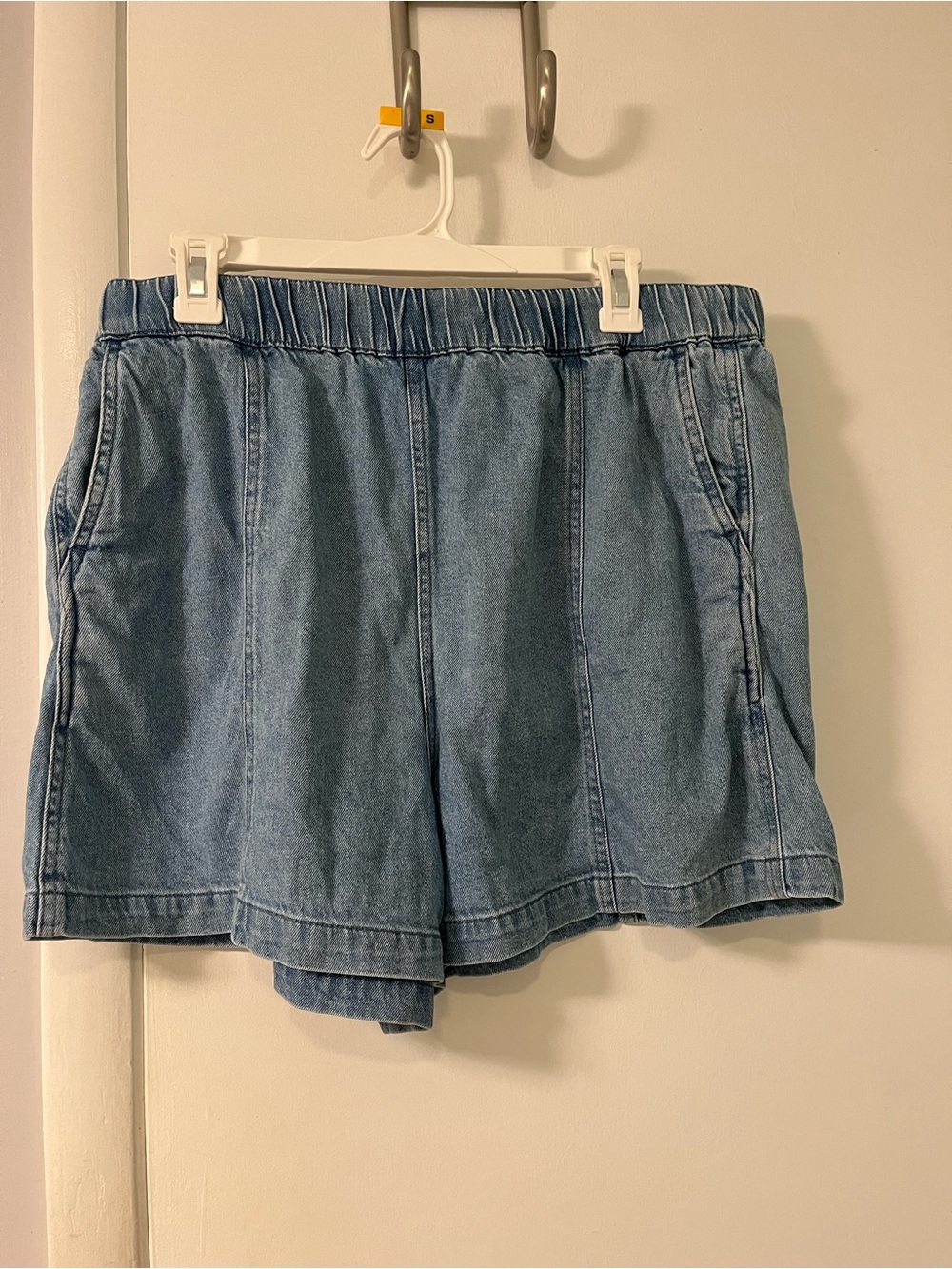 Madewell Light Blue Elastic-Waist Denim Shorts size L, 100% cotton.